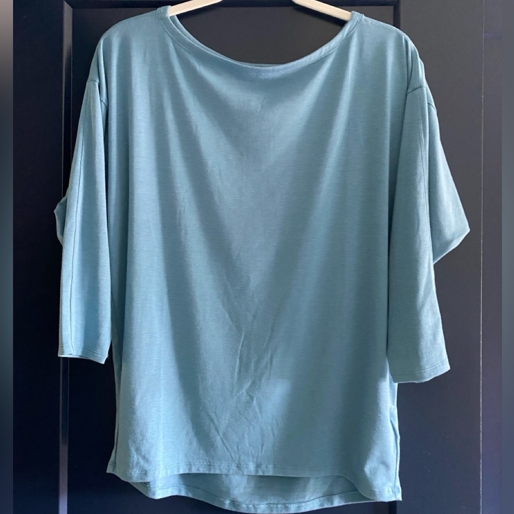 Athleta Blue 3/4 Sleeve Top